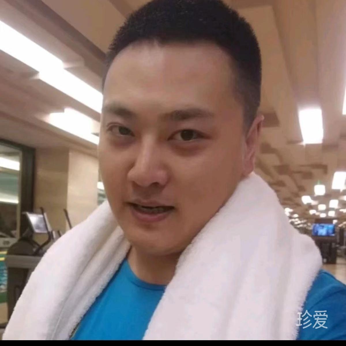 李