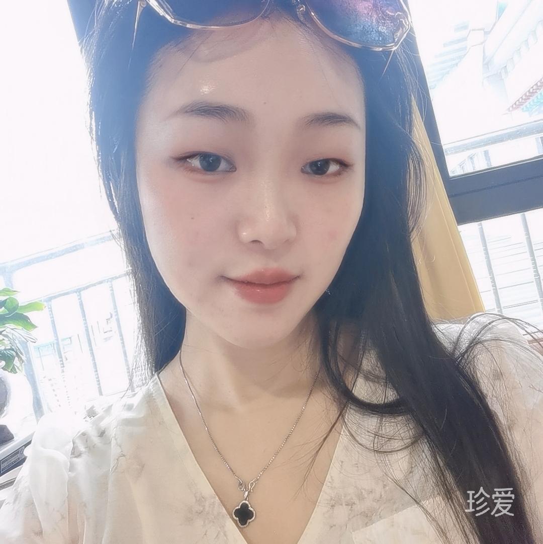 爱笑的女孩
