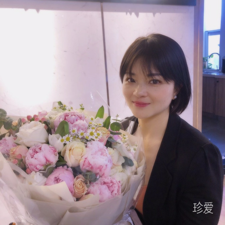 一个安静的女孩