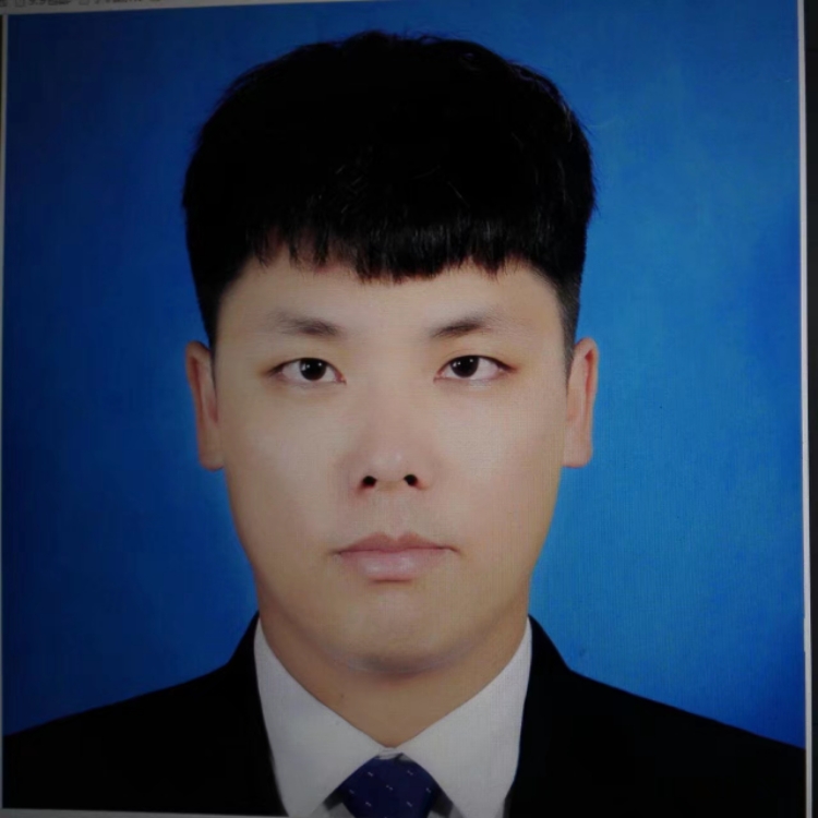 泛黃的舊報(bào)紙