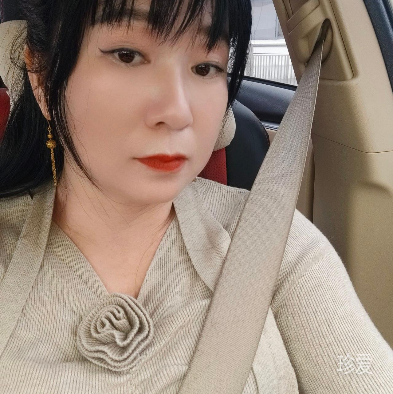 莹莹