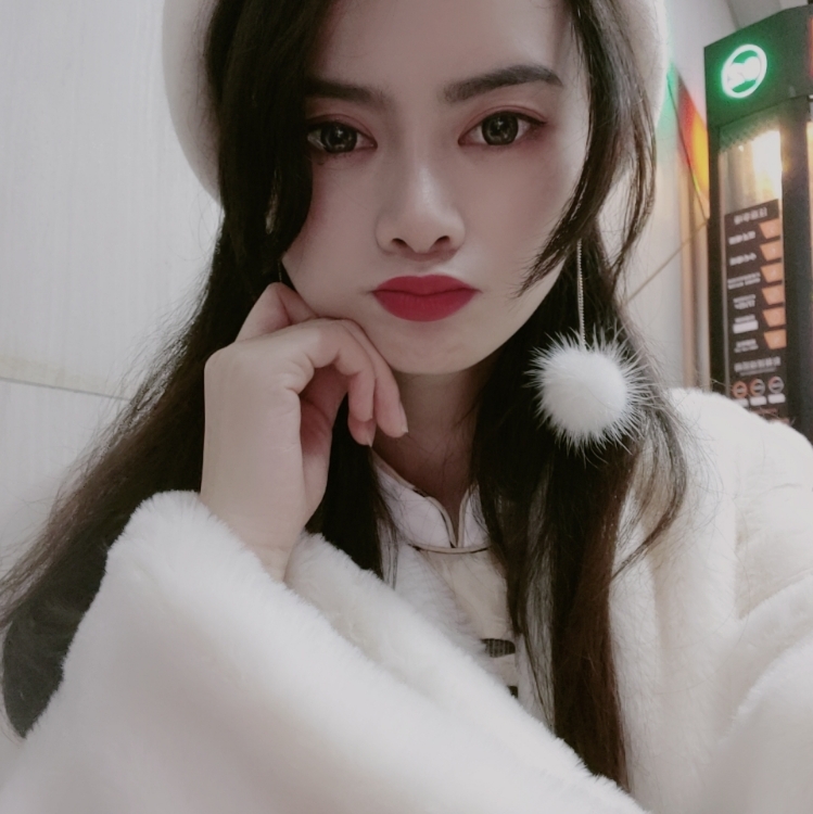 愛吃草莓的兔兔