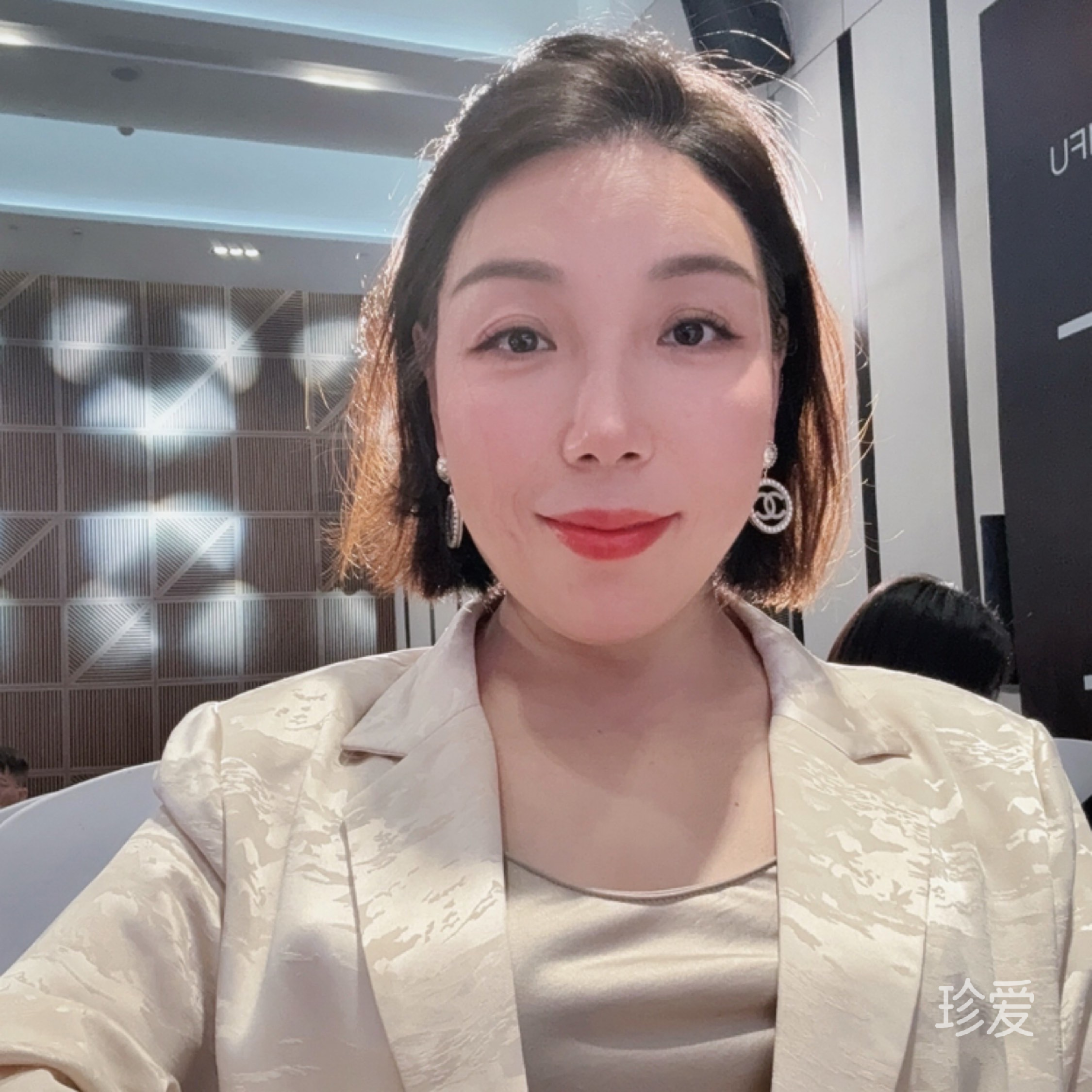 苹果的英文apple