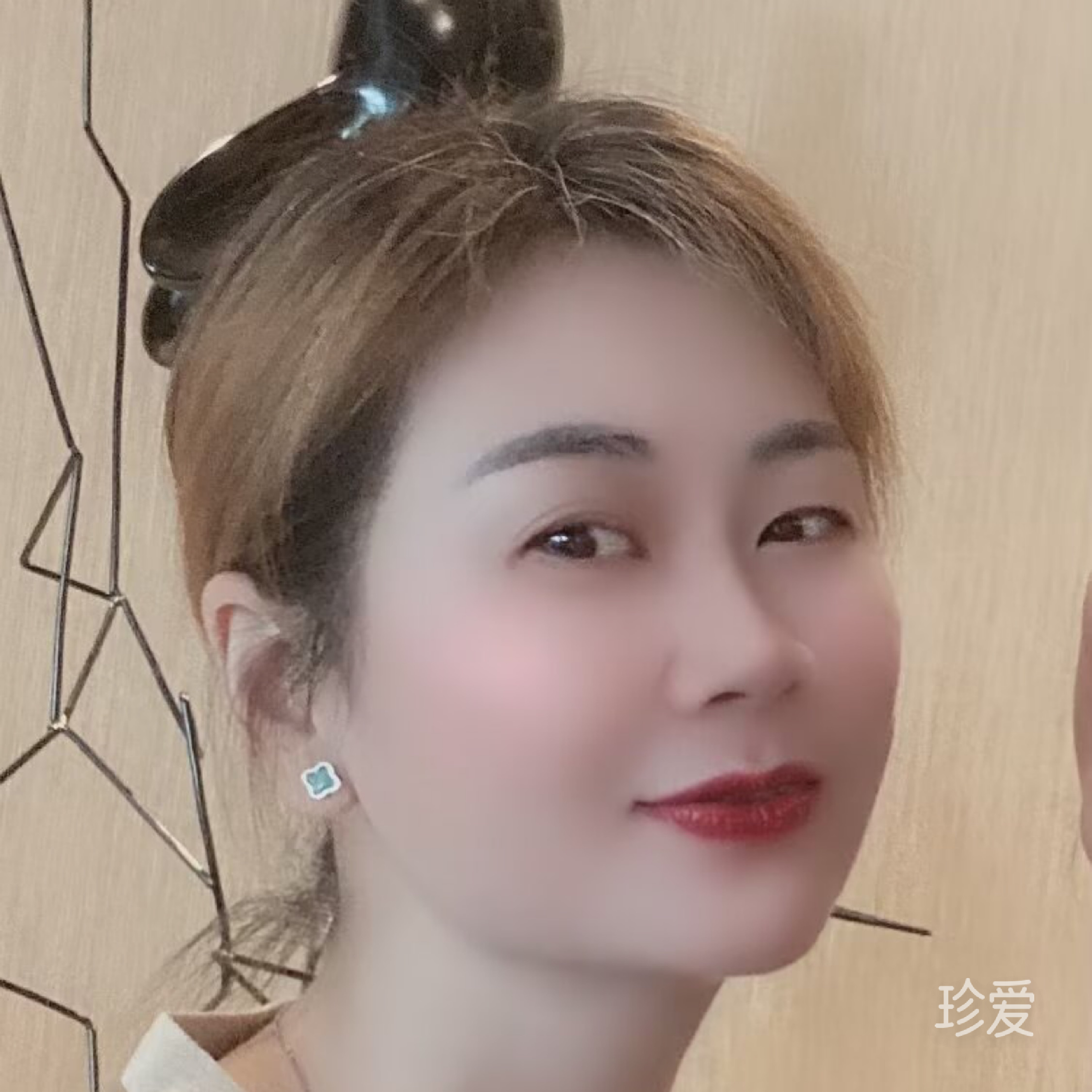 思玥Bx