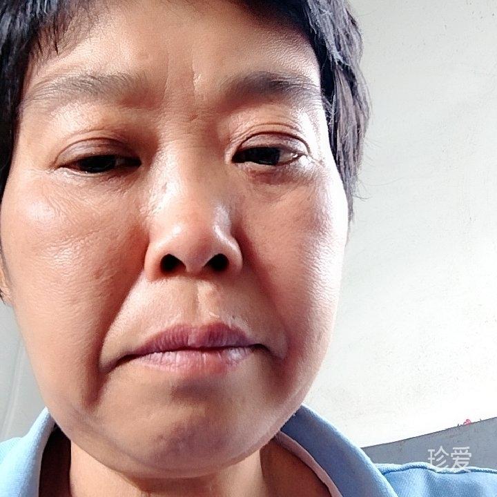 执笔写情诗小甛甛