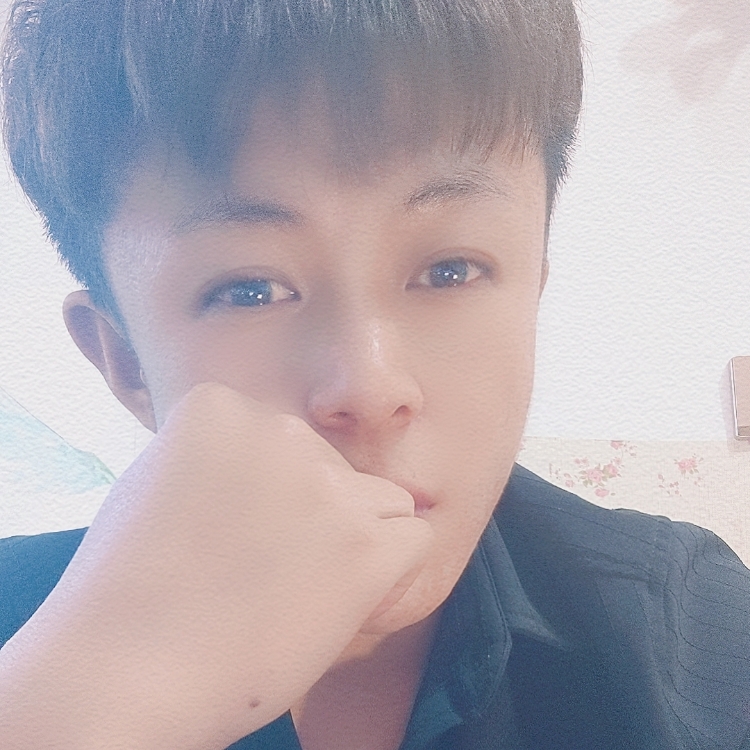 成熟丶穩(wěn)重丶有點(diǎn)暖