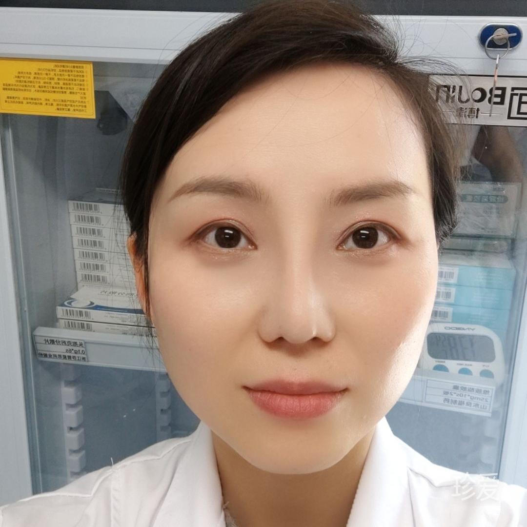 淡淡的香水味