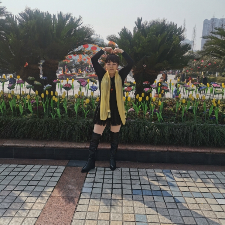 月光下的小姑娘