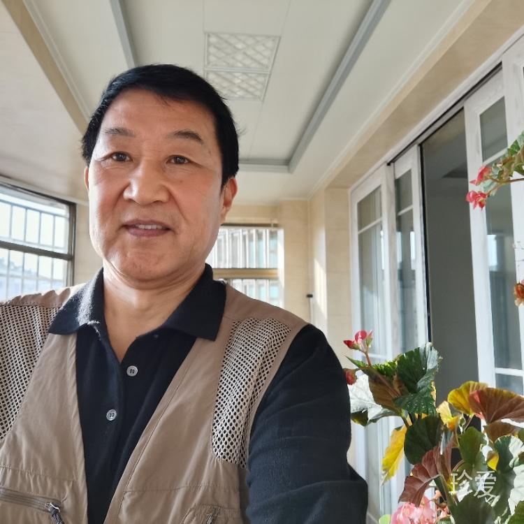 邊緣人徘徊慶祝