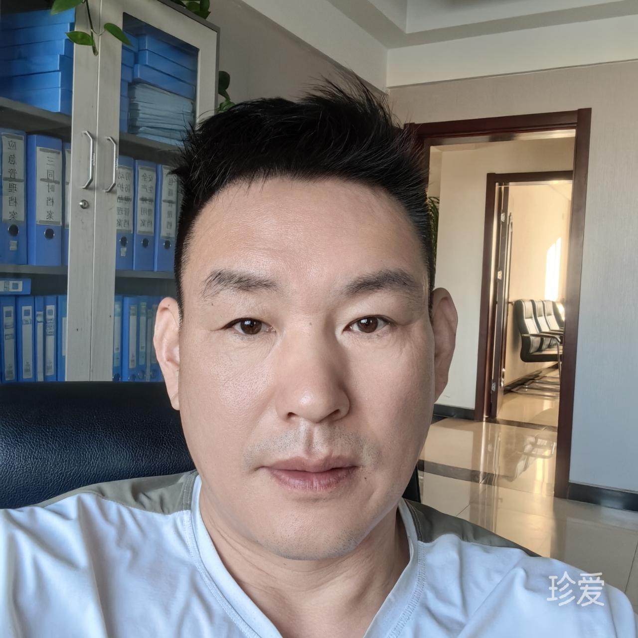 微笑着等待
