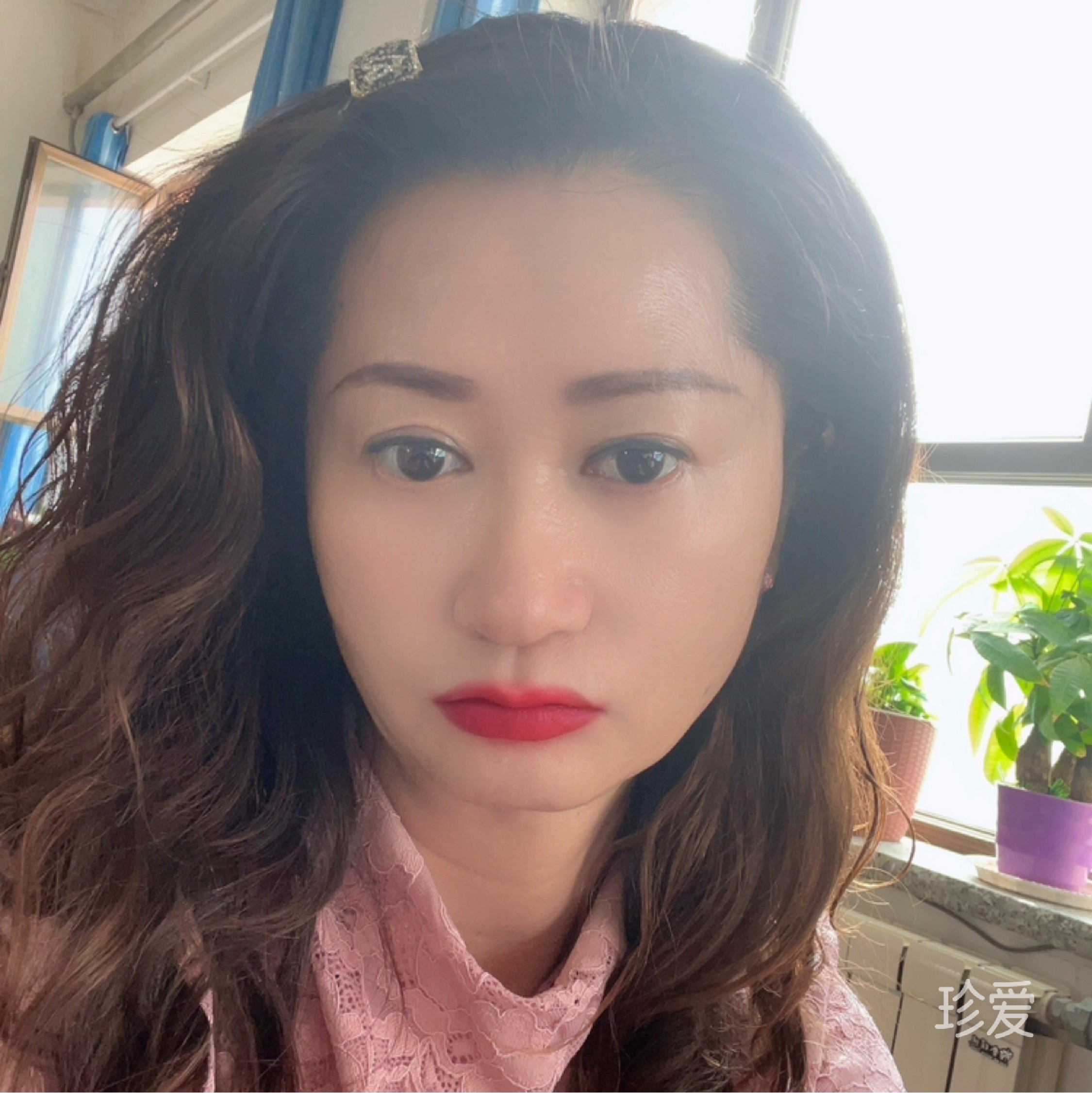 梵若晨盻