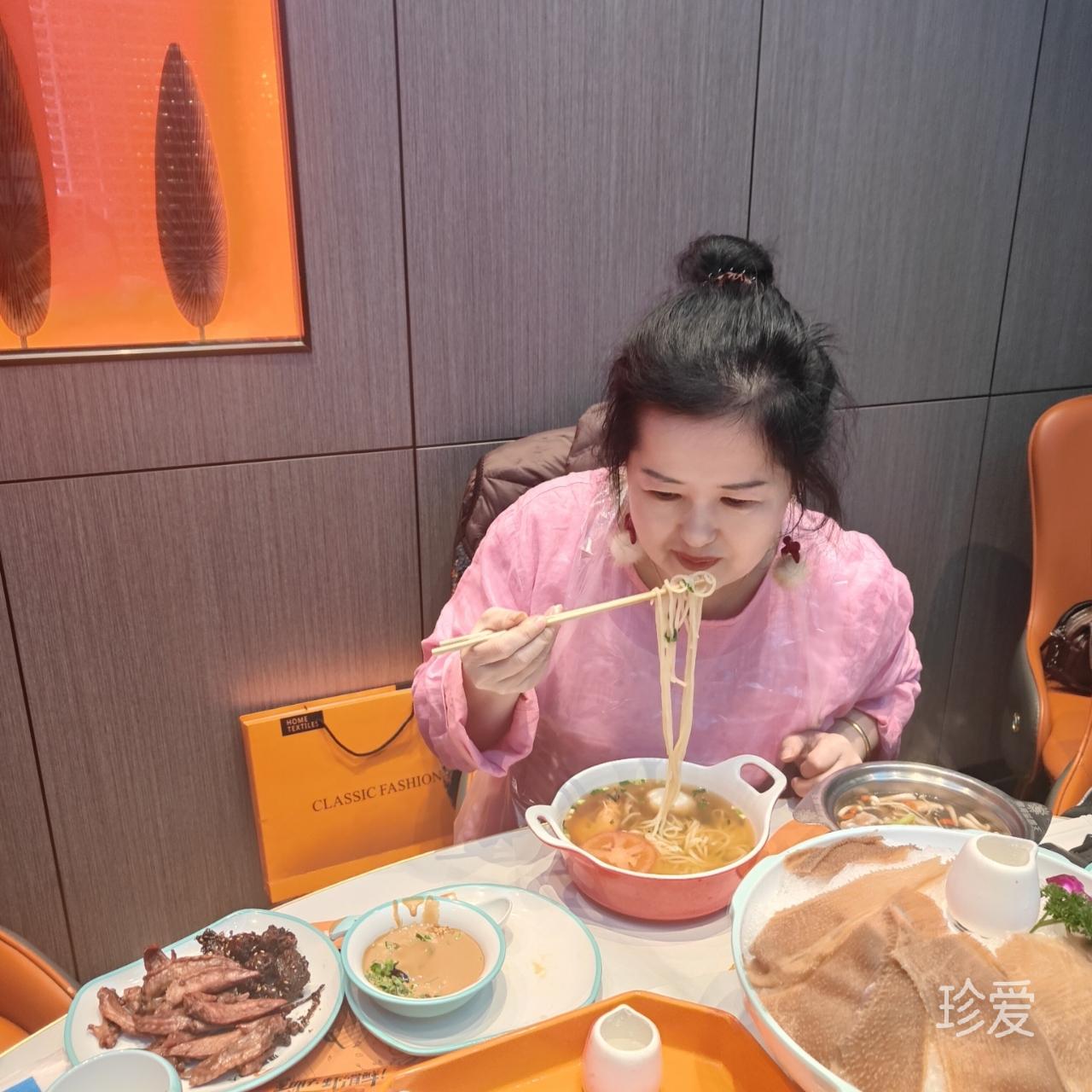 化了妆的幸青青福