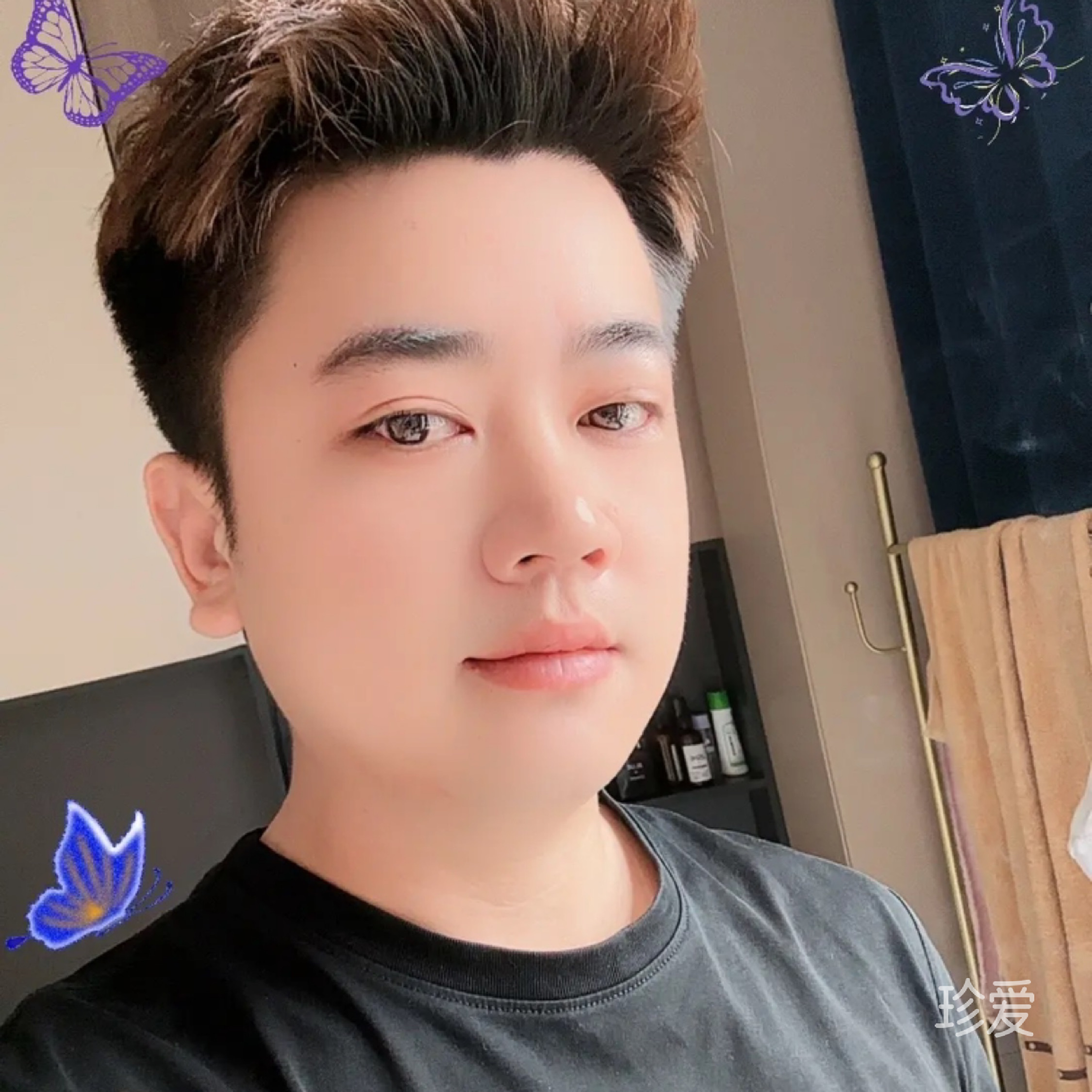 有個(gè)男孩叫磊磊