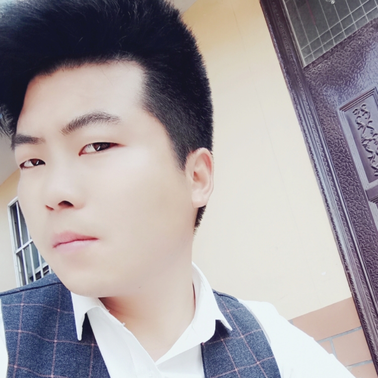 诉说悲伤的微笑