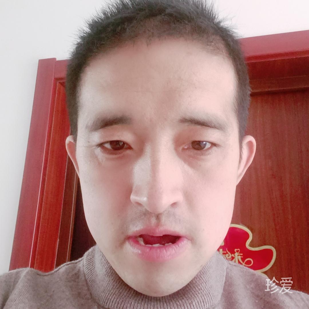 笑舉孤杯空對月