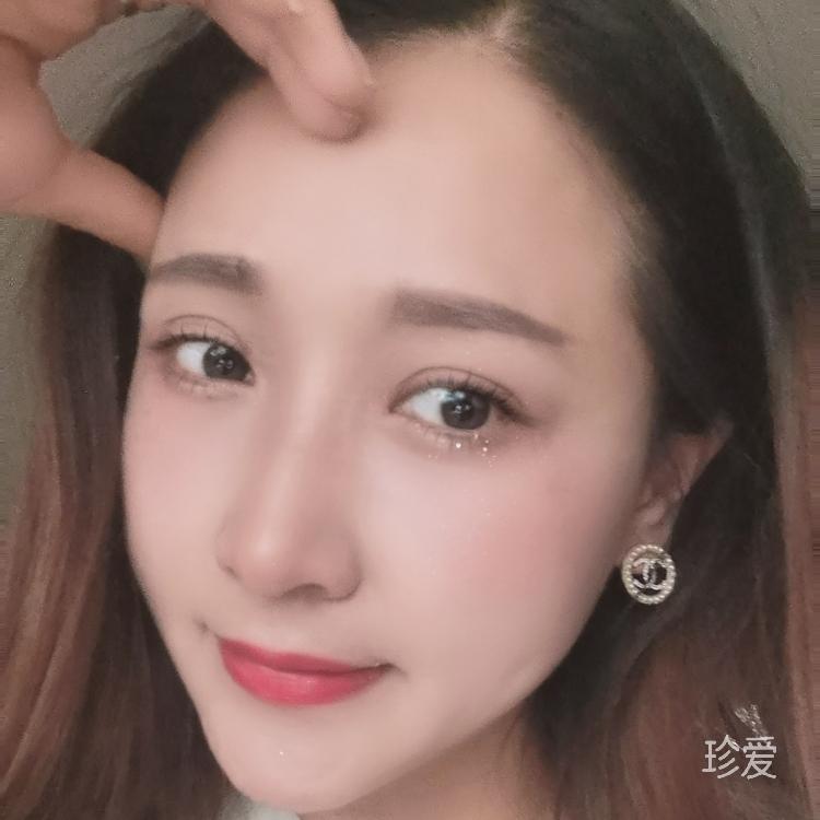 半脸憔悴