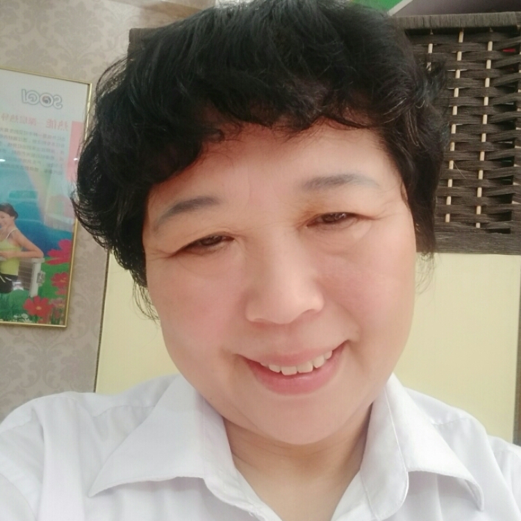 淡淡的香水味