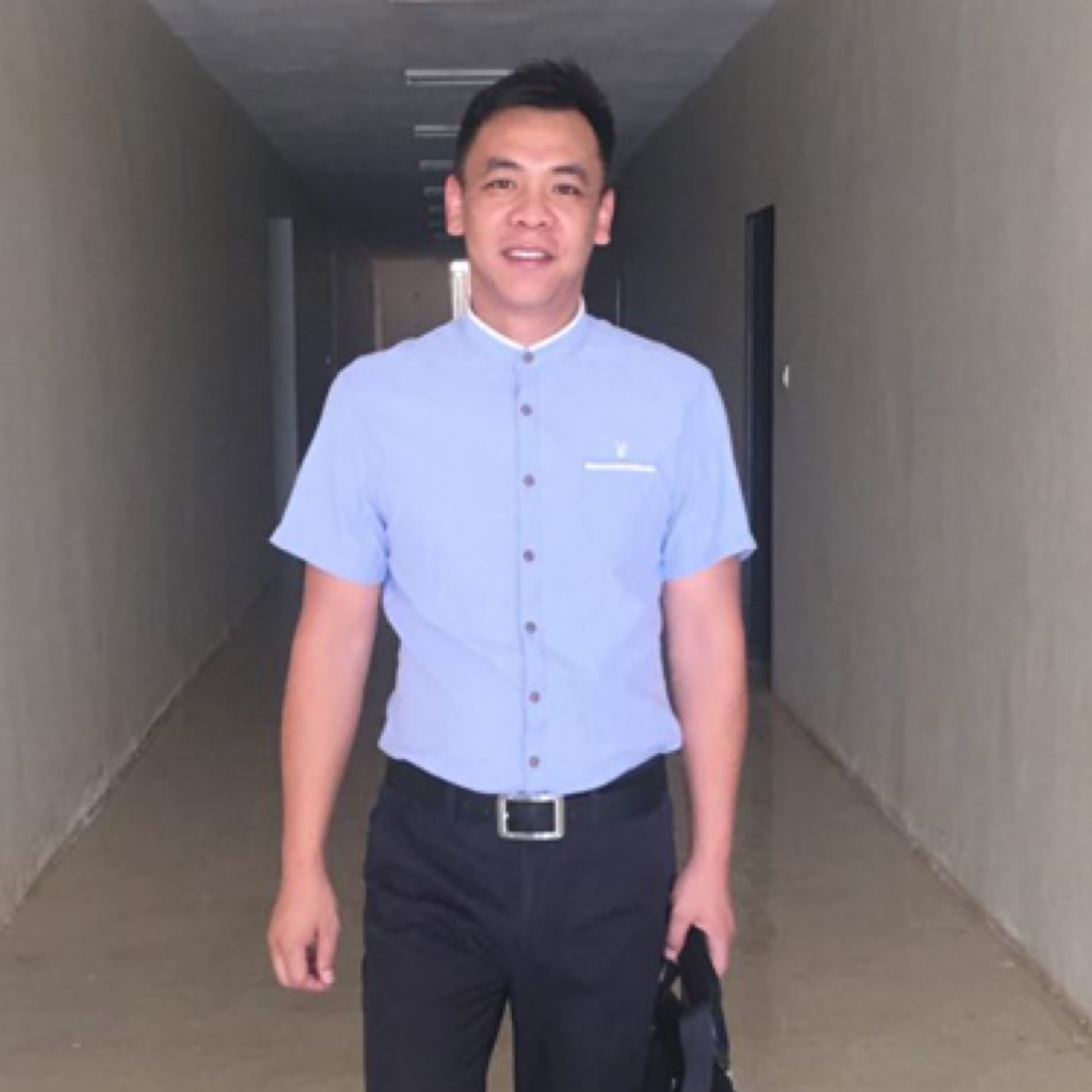 逃荒那年背著刀