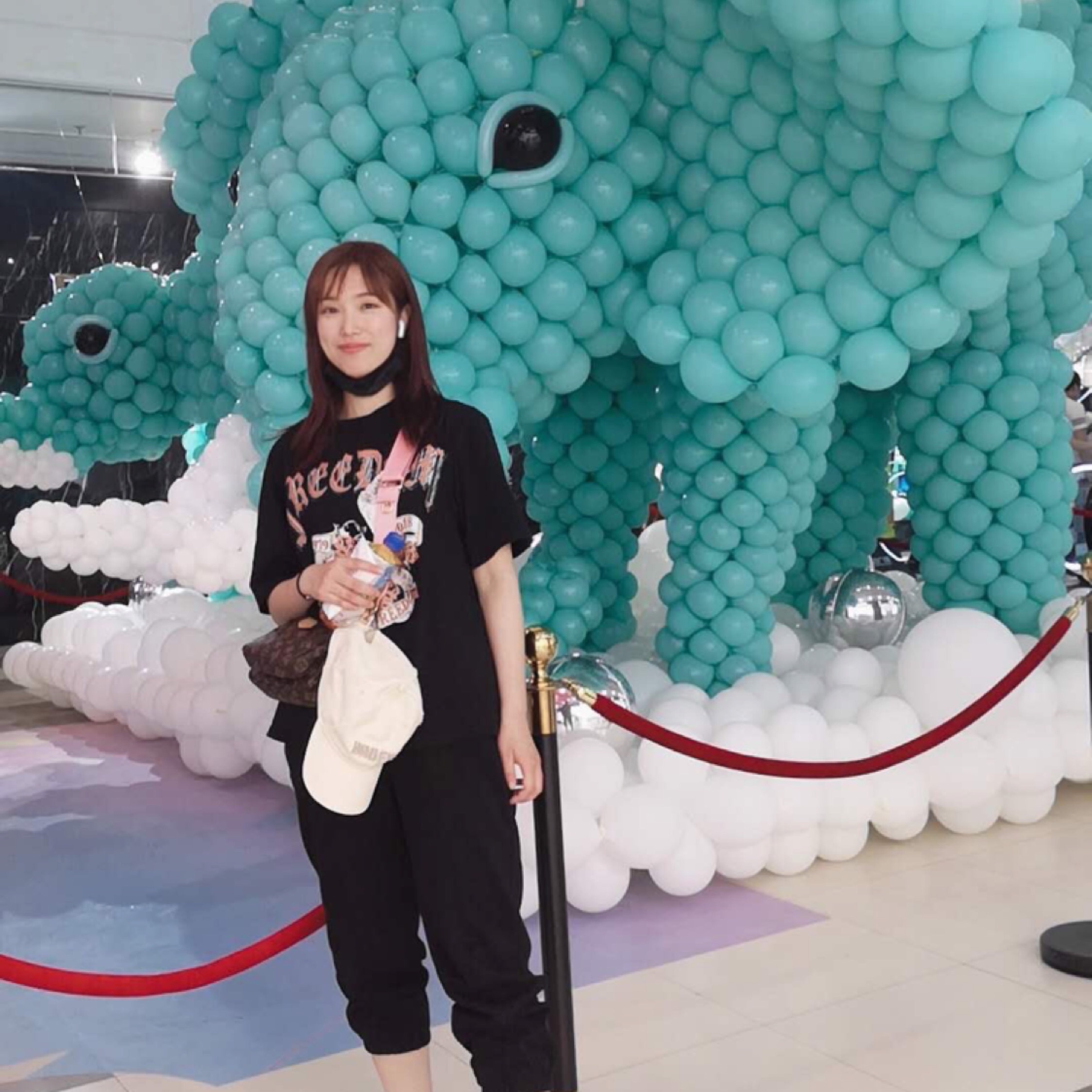 哼唱著跑調(diào)的小歌