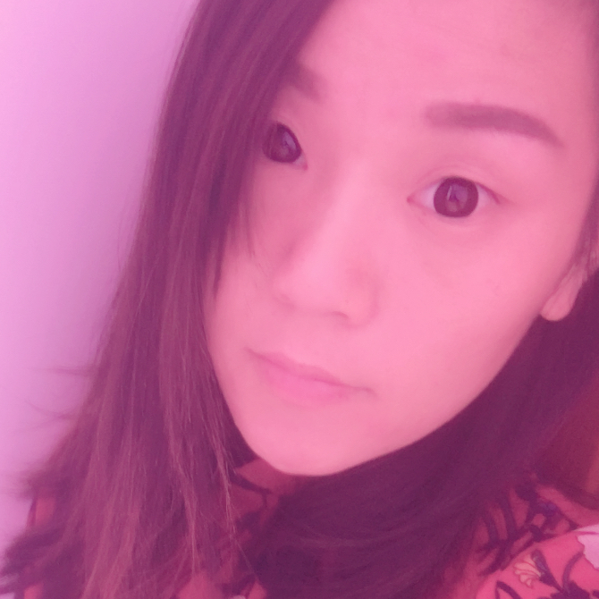 紅酒杯里的高跟鞋