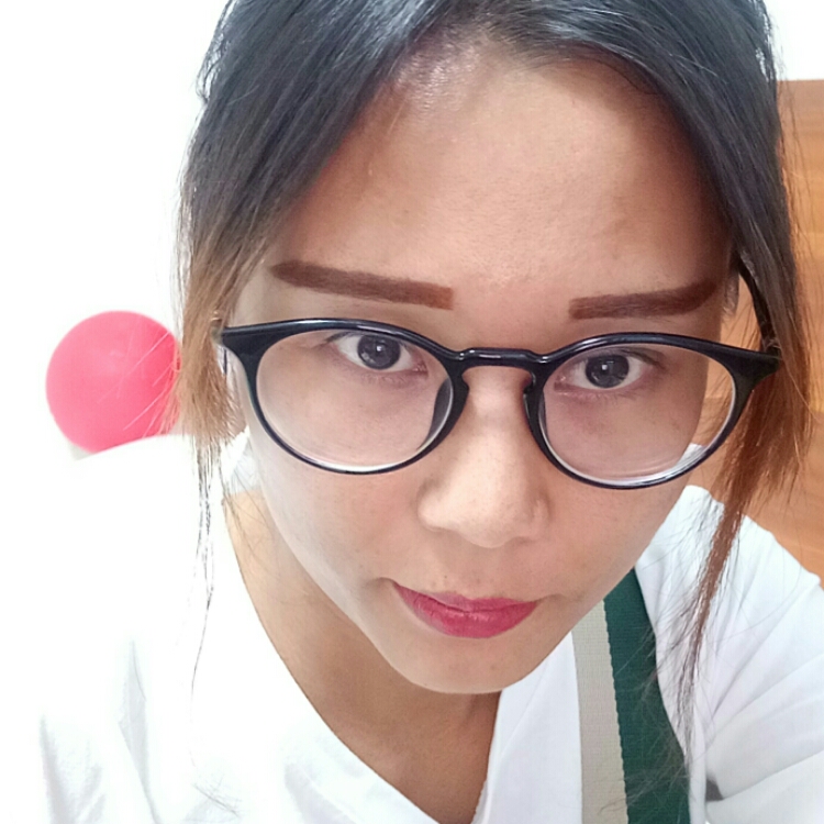 轉(zhuǎn)身回眸淚傾