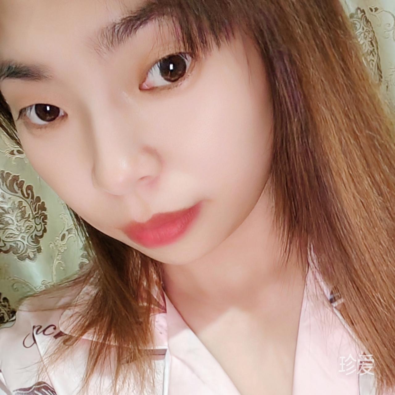 滑滑的小妞