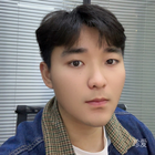 陽(yáng)光落肩頭