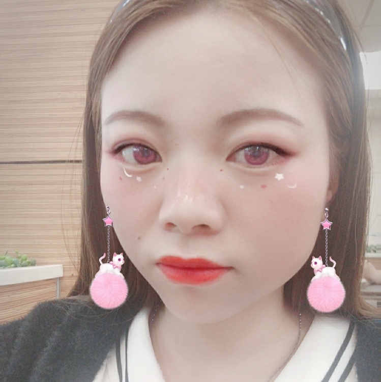 努力工作的孩子