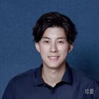 一個(gè)人在走