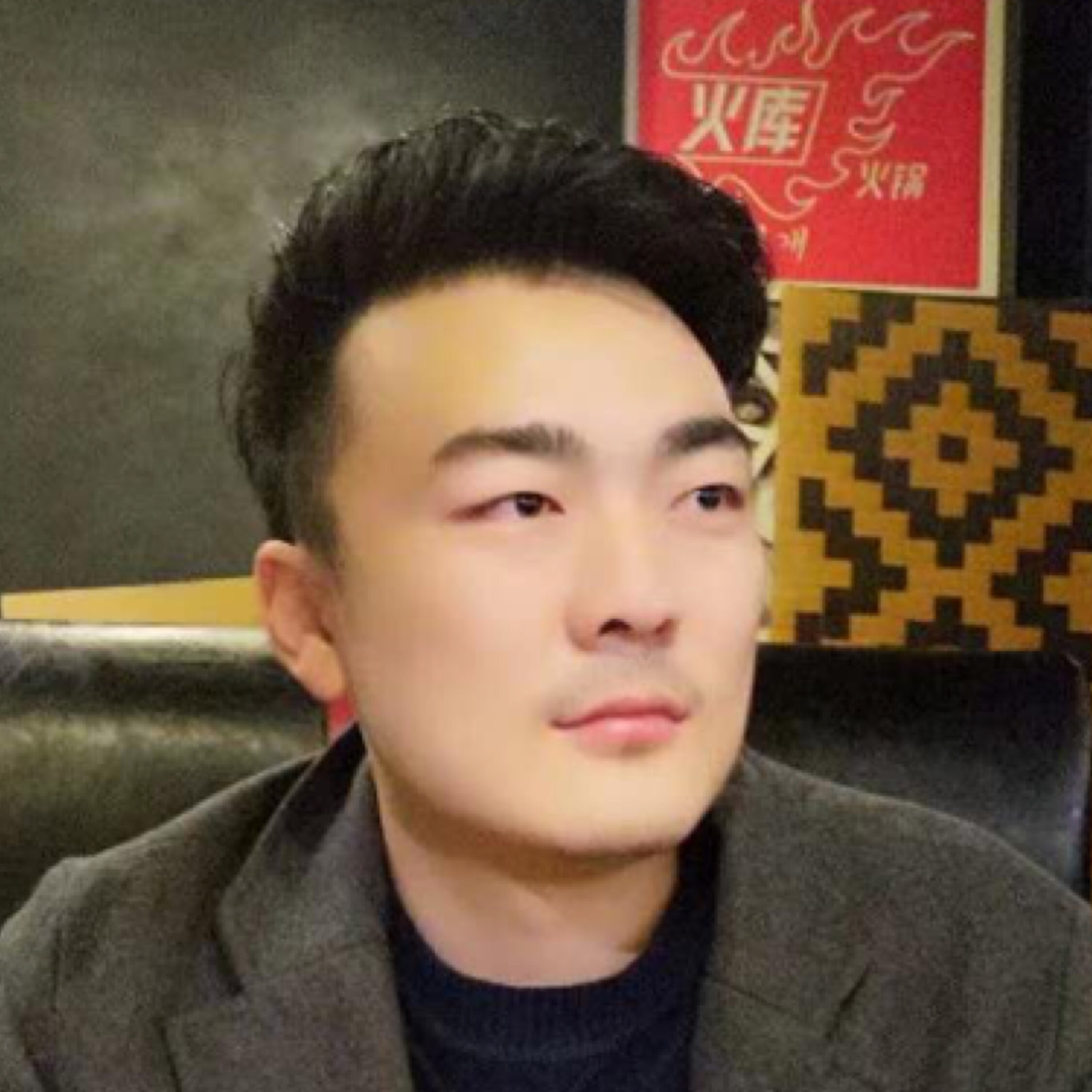 我会单手开电动车