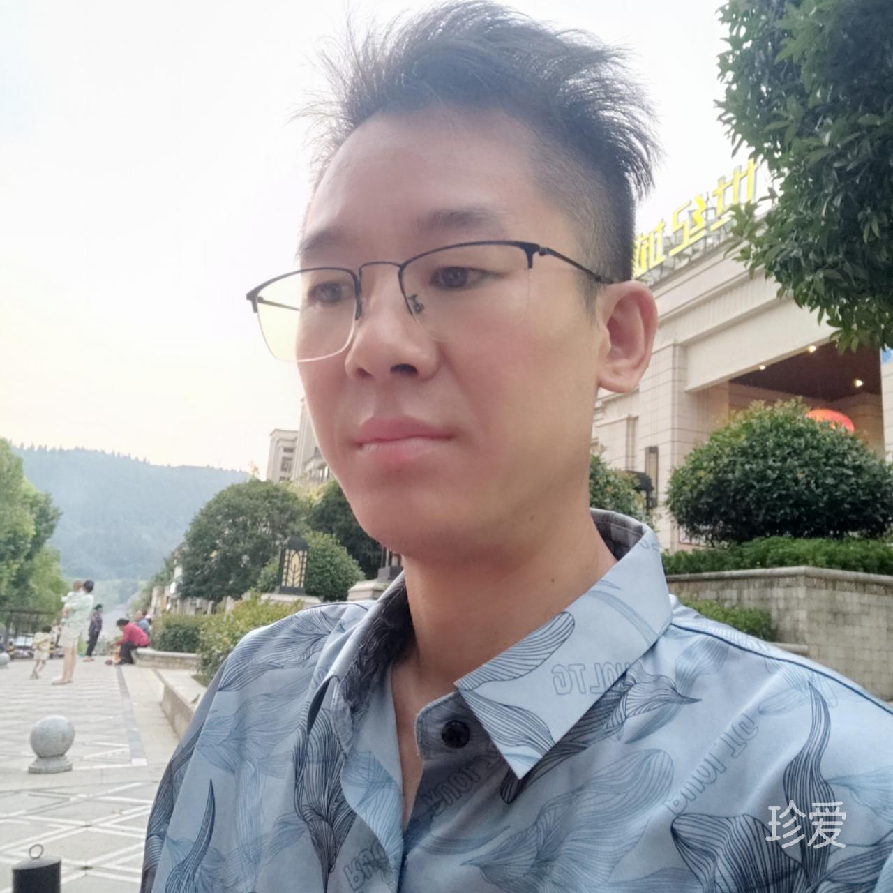 風(fēng)雨中的漢子