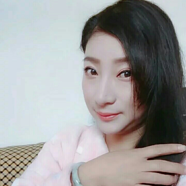 薇薇一笑很倾城