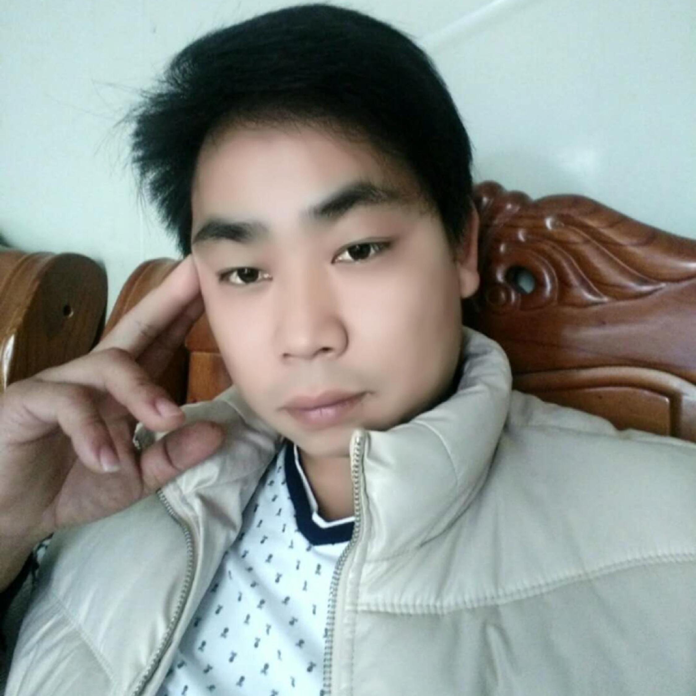 站在風(fēng)雨中等你