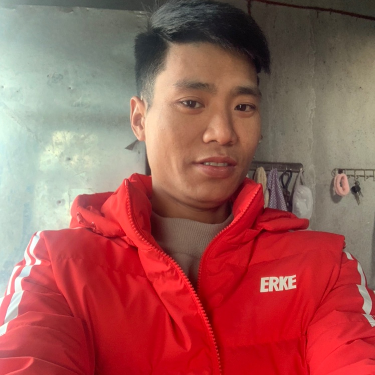 坐在山顶看日出