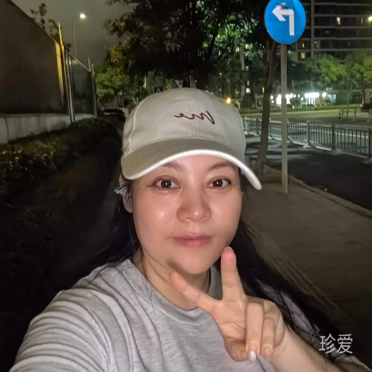 左左