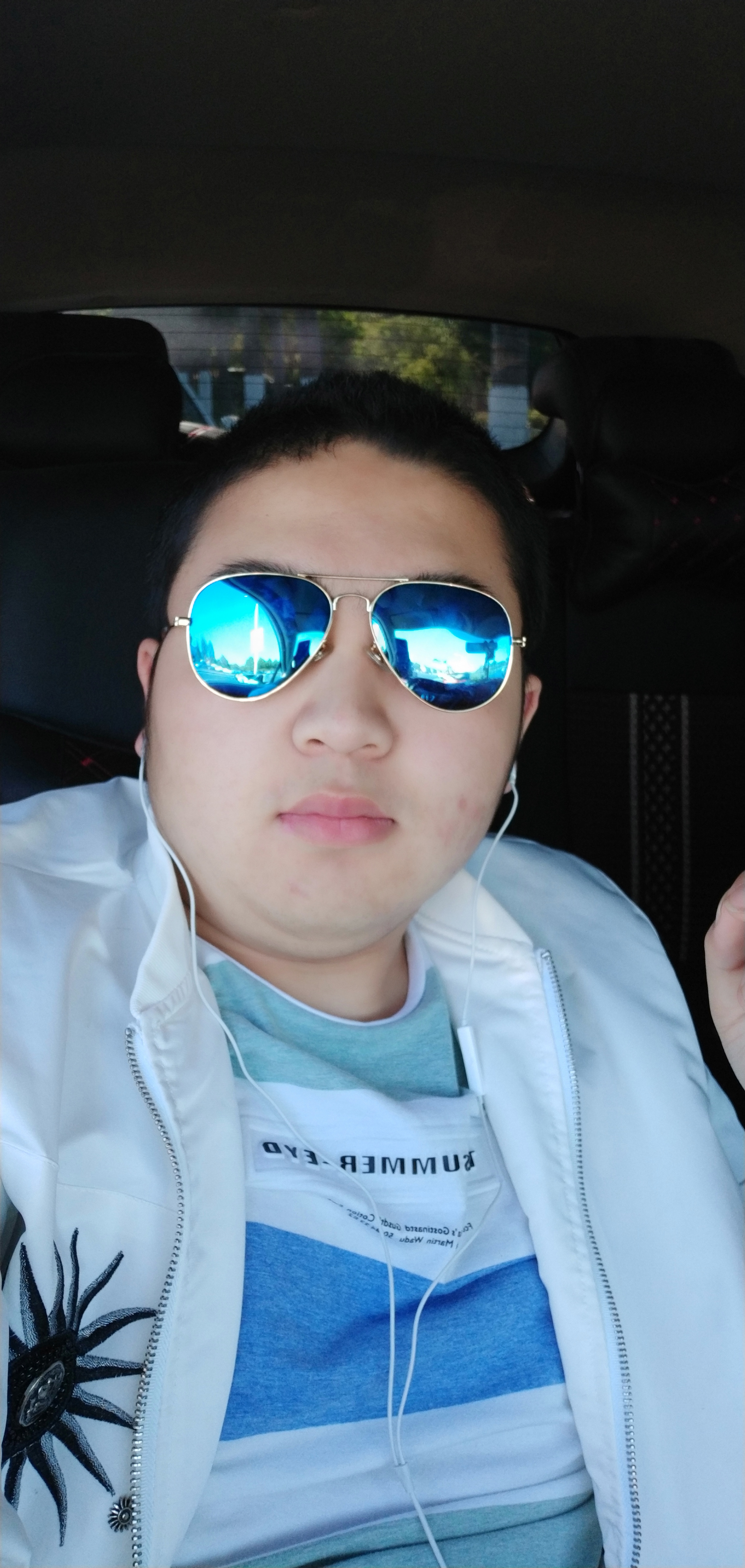 敬自己一杯最烈的酒