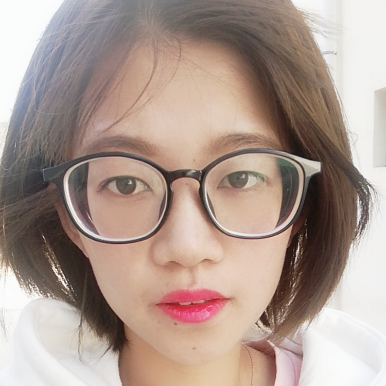 共剪轻琼做物华