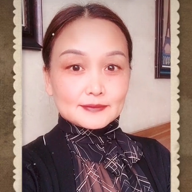 拂晓绽放的幽兰