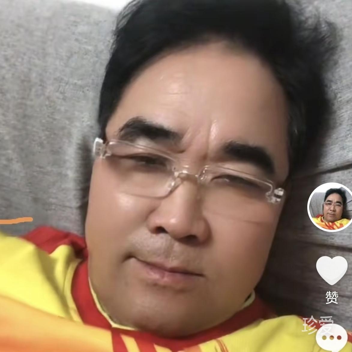 笑起来像个太阳