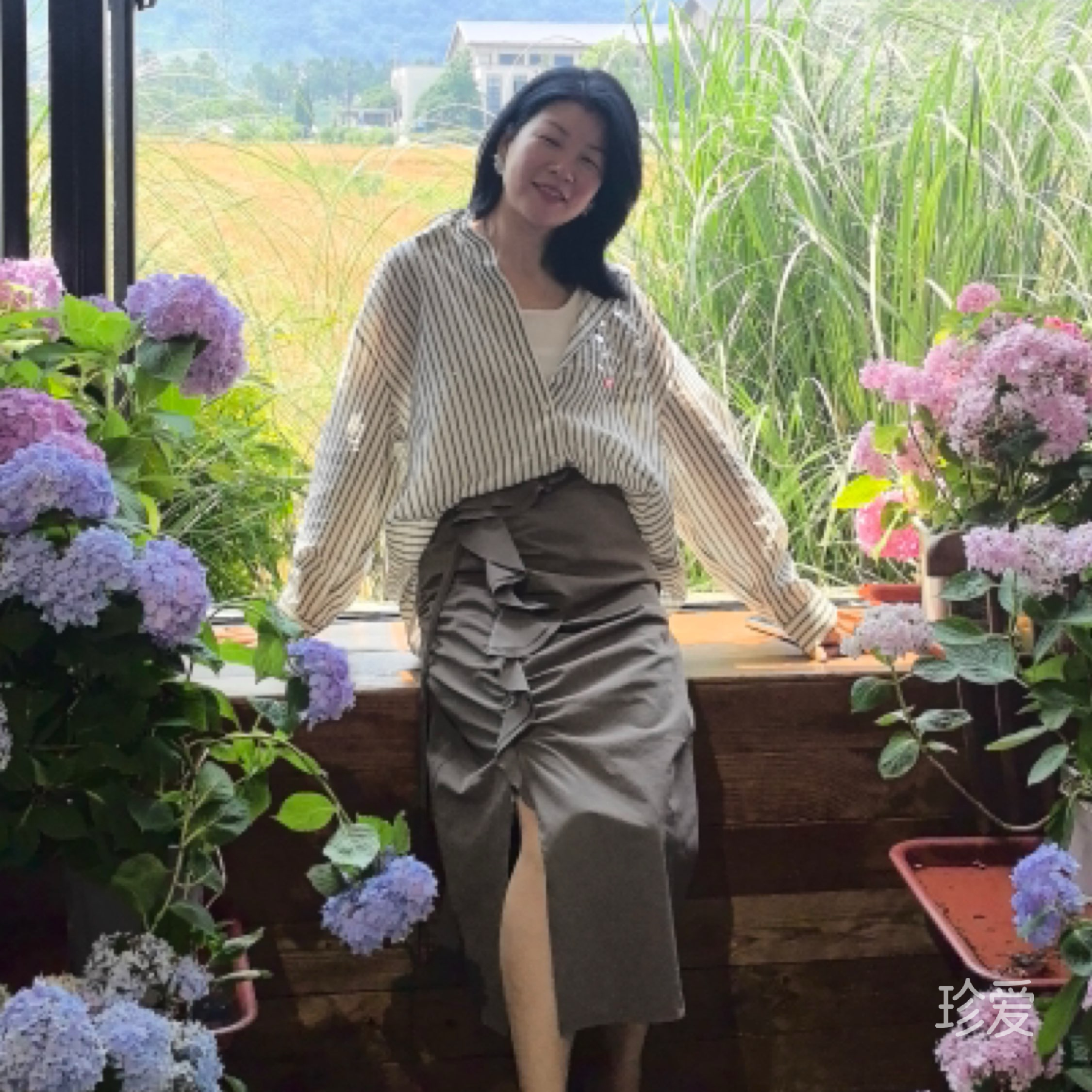 微笑的侧颜