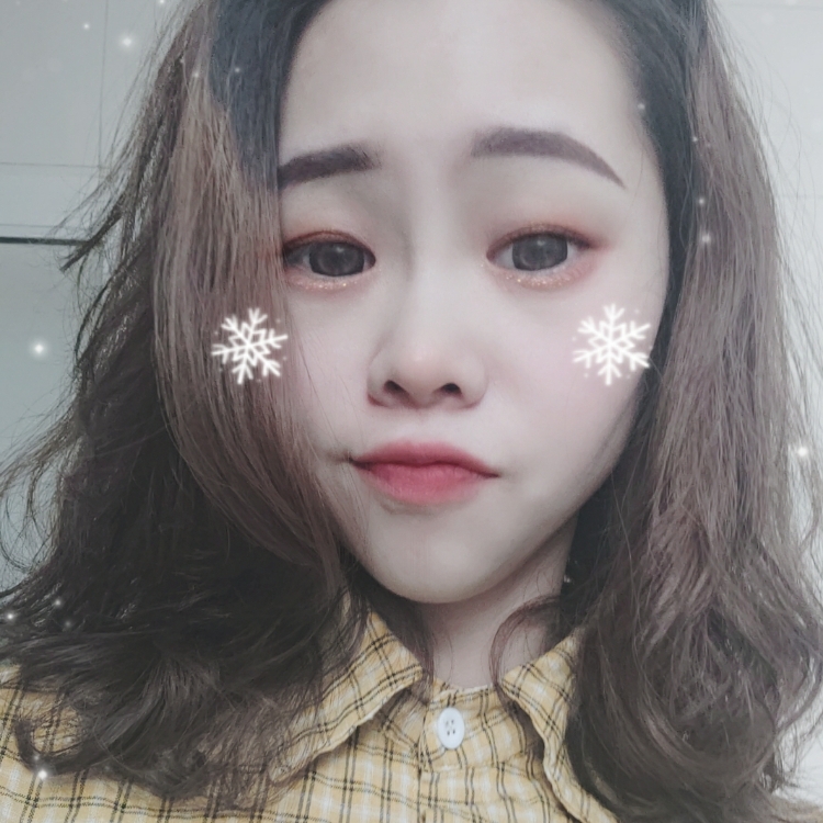 笑顏如花的女子