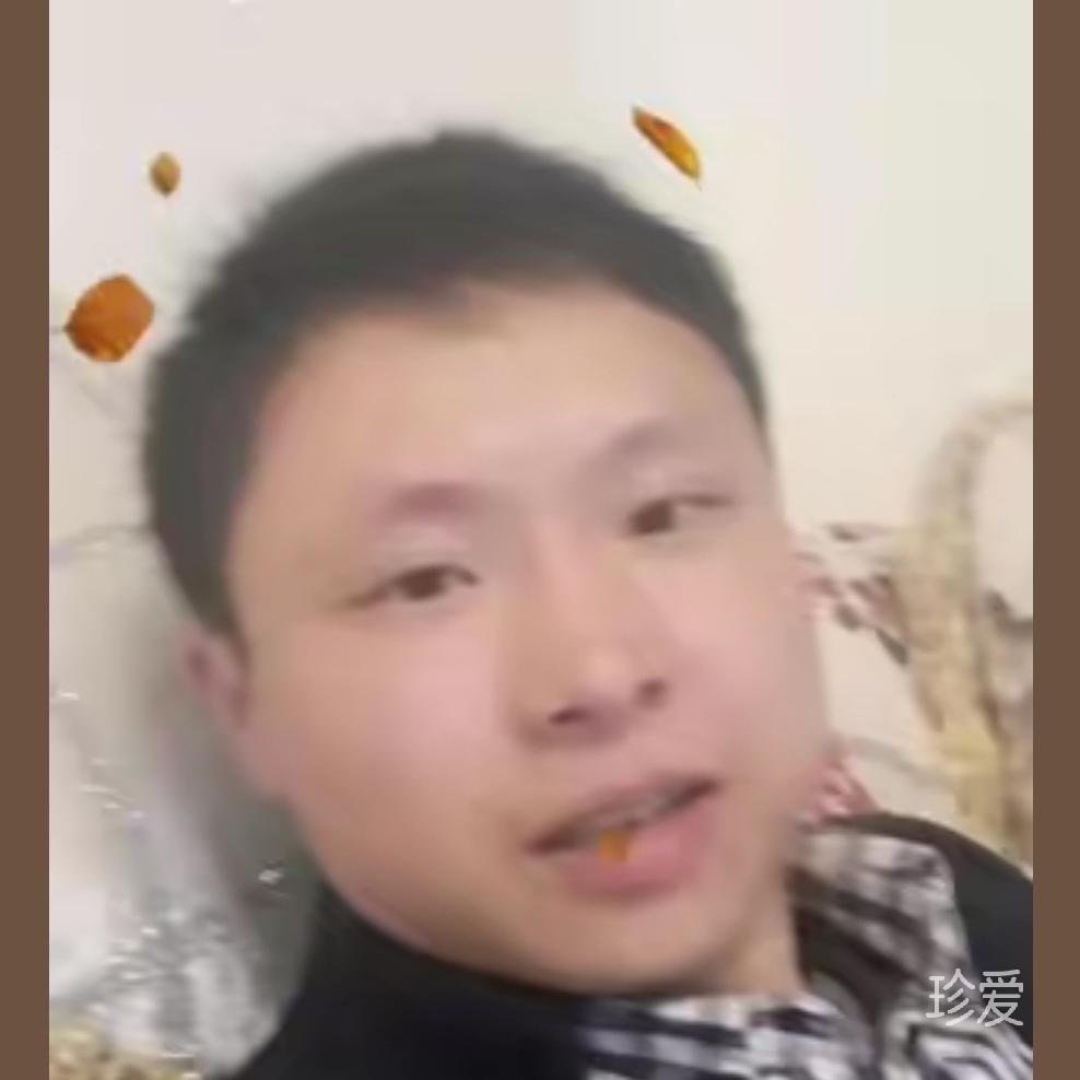 訴說悲傷的微笑