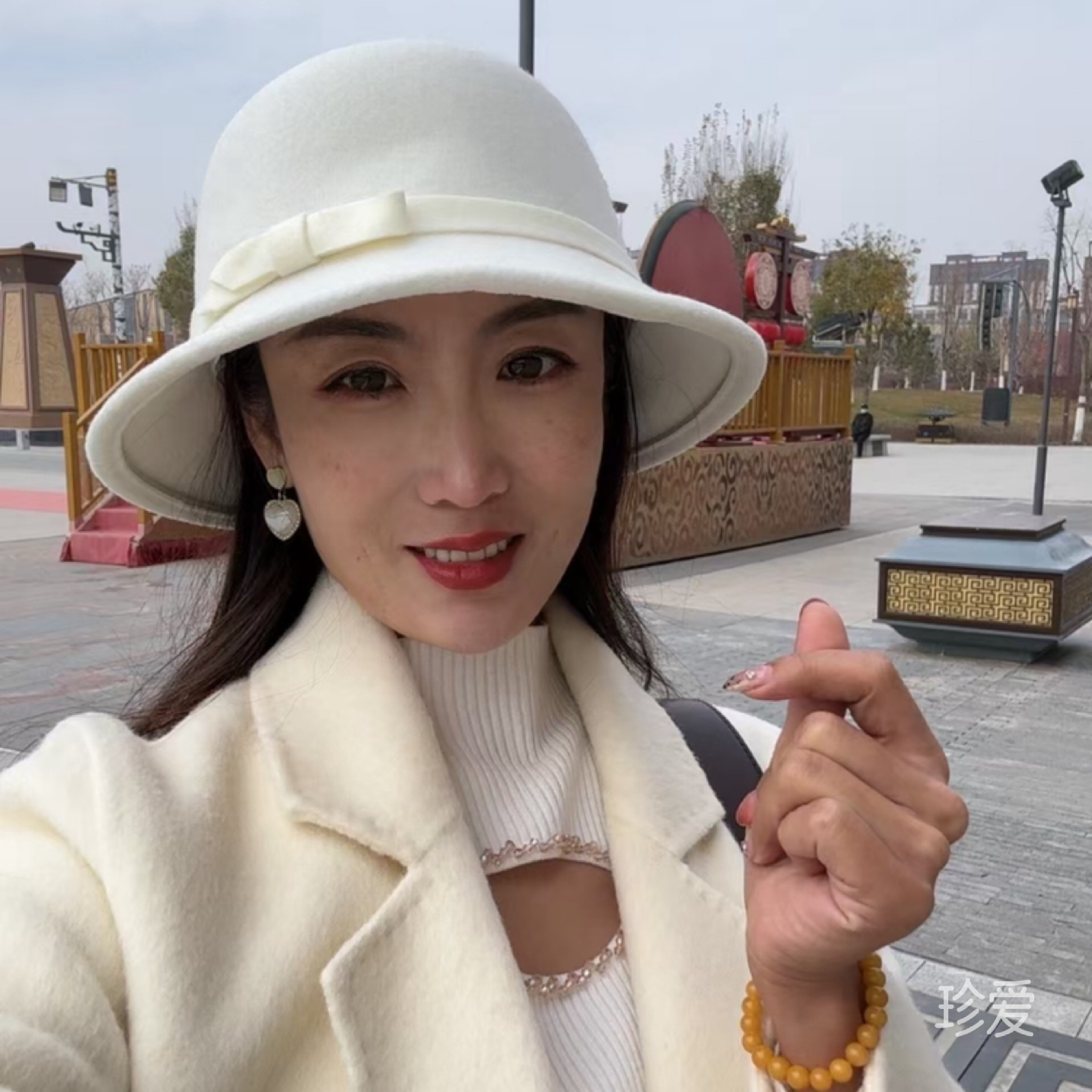 一悠風(fēng)飛散發(fā)