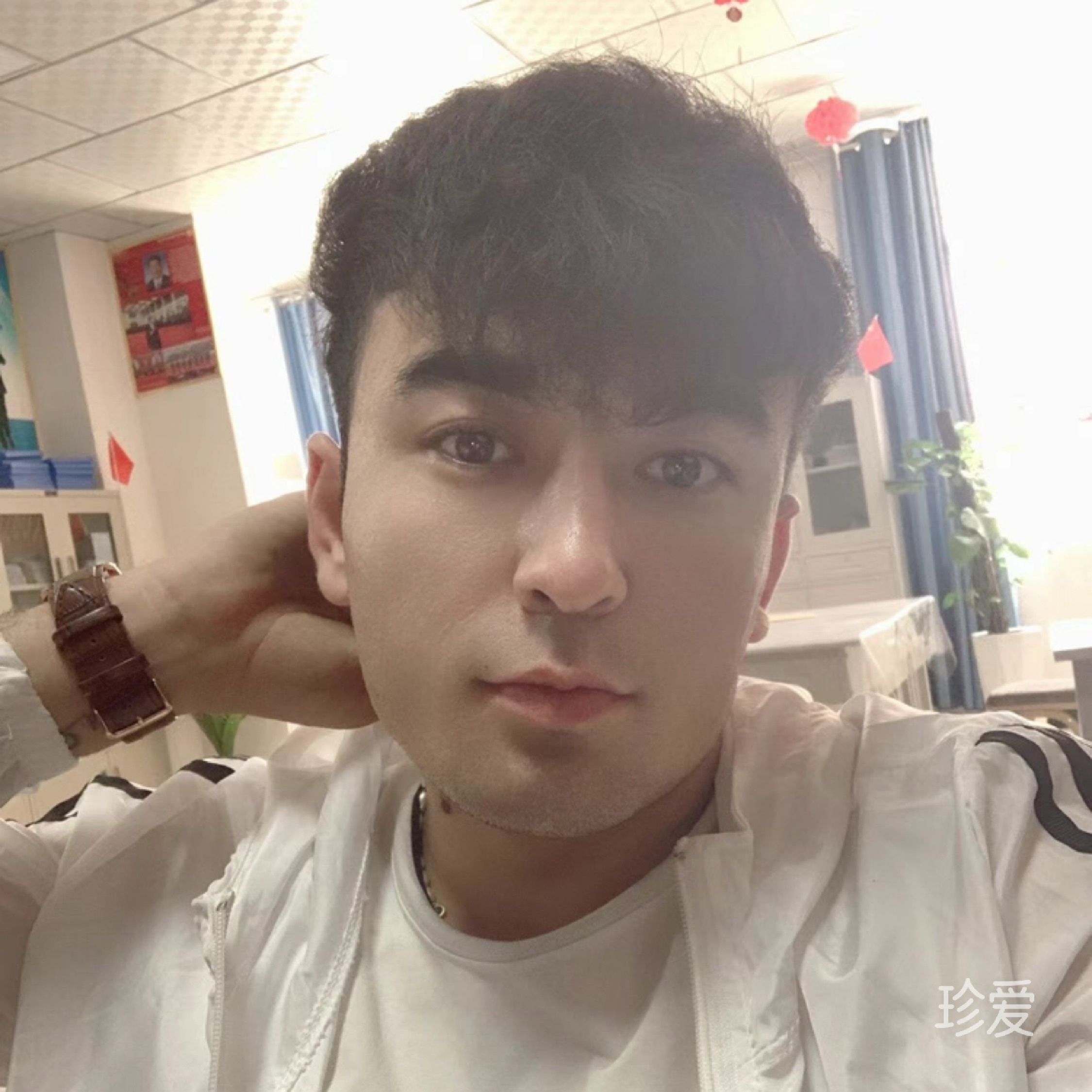 肌肉男