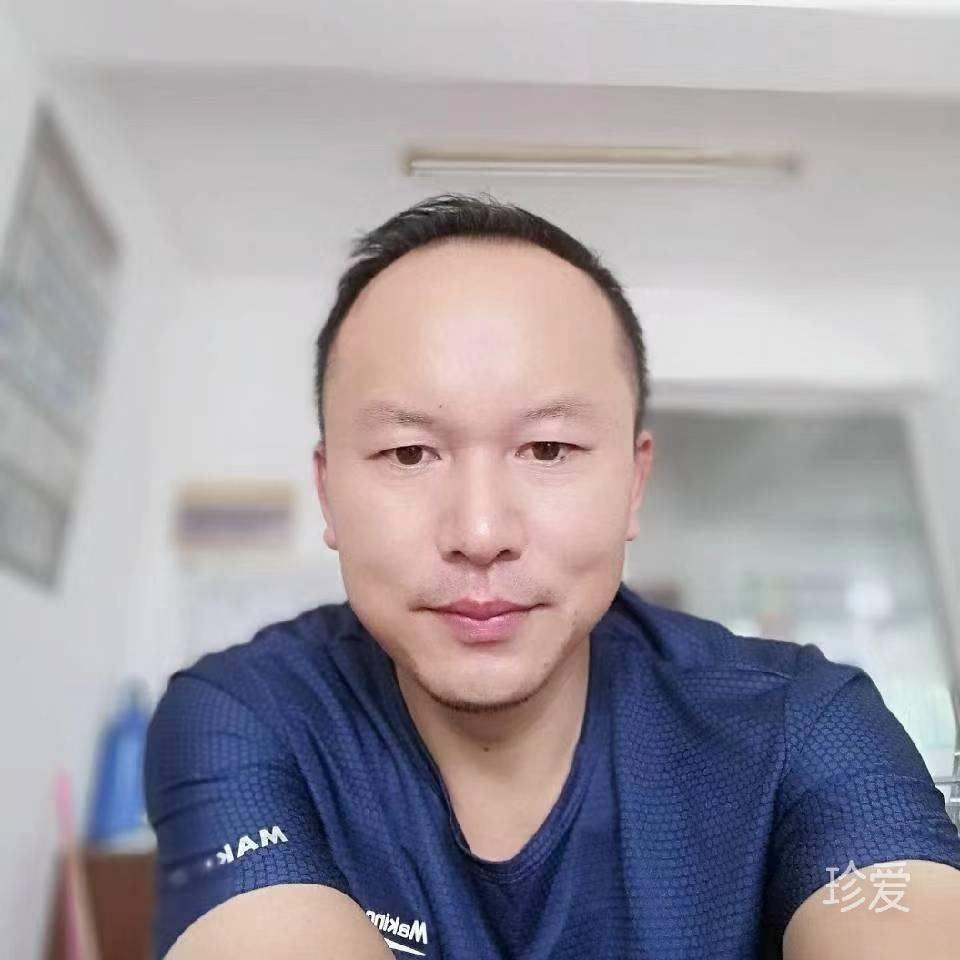 坐在雨中看日出