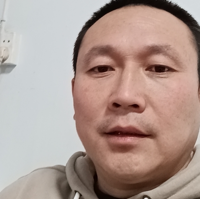 坐在树梢等日出