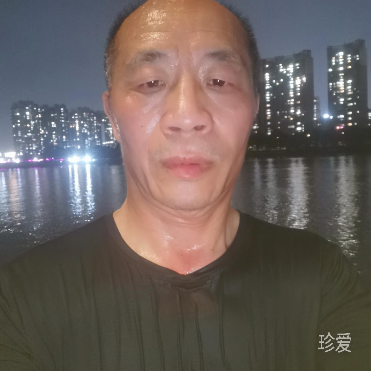 雨露润鲜花