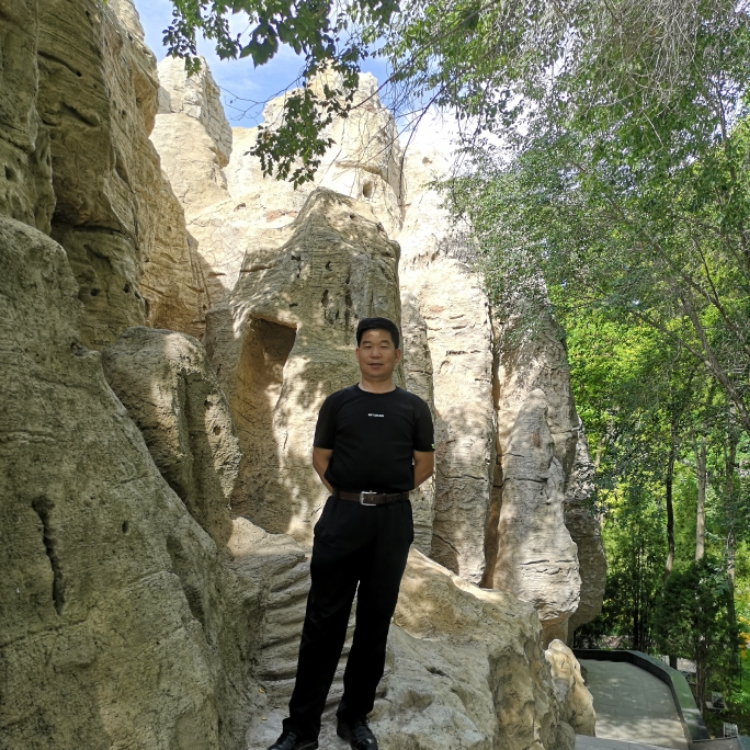 翱翔在天空的雄鷹