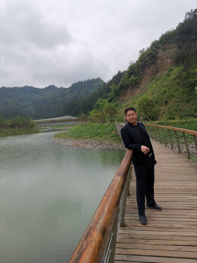 笑谈人生成就未来