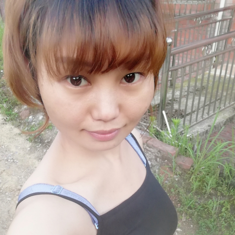 用快樂掩飾悲傷